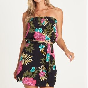 Billabong floral Hawaii luau set🌺